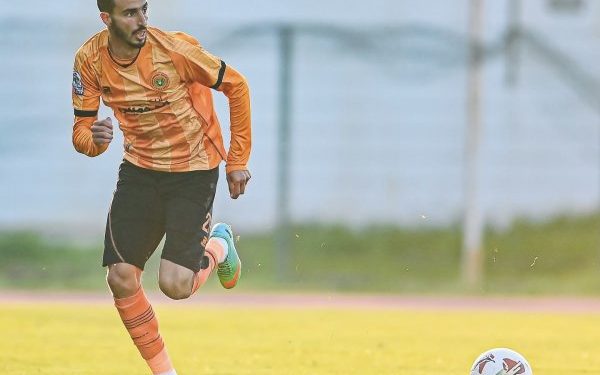 لاعب نهضة بركان يشعل مواقع التواصل بتصرف غير أخلاقي في مباراة الجيش