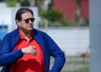 أيت منا يقترب من حسم ملف العارضة التقنية