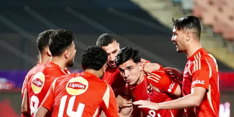 الأهلي يستغني عن 4 محترفين ويتمسك بلاعب أجنبي وحيد