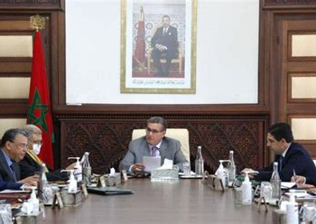 الحكومة تناقش تنزيل التوجيهات الملكية وتستعرض مشاريع قوانين تنظيمية جديدة