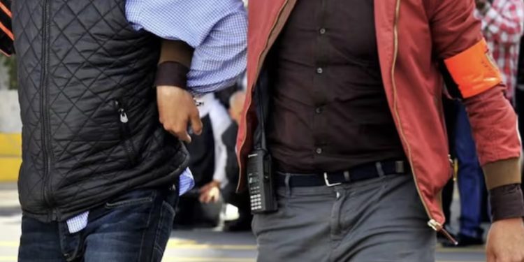 اضطرار شرطي ببيوكرى لاستعمال سلاحه الوظيفي لتوقيف شخص خطير