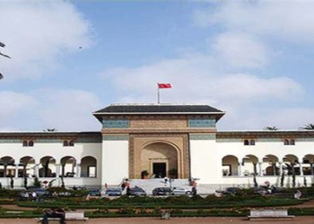 احتقان بالمحكمة الابتدائية بالدار البيضاء: موظفون ومحامون يحتجون على تدهور ظروف العمل