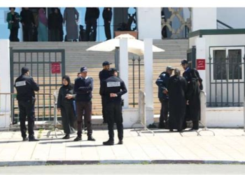 اعتدا-ء خطير يهزّ محكمة تمارة: مهاجمون ملثمون يهاجمون محامياً ويلوذون بالفرار على دراجات نارية
