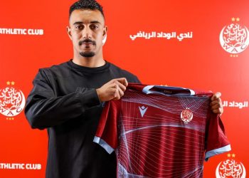 بنعبيد يوضح حقيقة حواره مع آيت منا