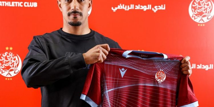 بنعبيد يوضح حقيقة حواره مع آيت منا