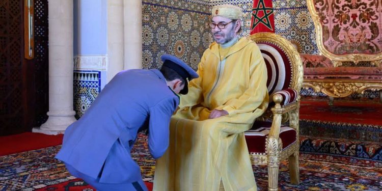 جلالة الملك يعين ولي العهد الأمير مولاي الحسن منسقًا لمكاتب ومصالح القيادة العامة للقوات المسلحة الملكية