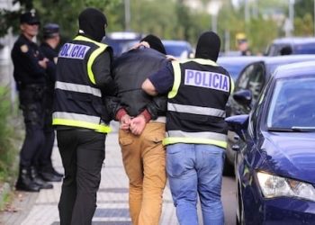 إسبانيا ترحل مغربيا ملاحقا أمنيا من “مايوركا”