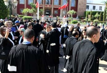 جدل داخل البرلمان حول شروط الولوج إلى مهنة المحاماة بين رفع سن الترشح وتشديد معايير الأهلية