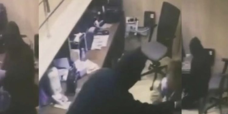 توقيف شاب بمكناس على خلفية سطو مسلح على وكالة لتحويل الأموال بالحسيمة