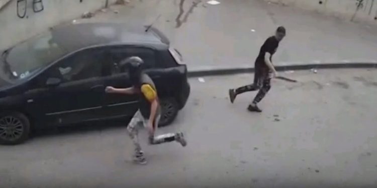 الشرطة تطيح بمرتكب الاعتدا-ء على عامل توصيل صاحب عبارة “راه خدام على الواليدة”
