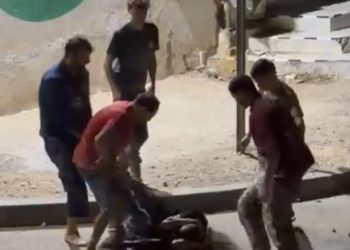 فيديو اعتدا-ء بالعيون يقود إلى توقيف خمسة أشخاص وإخضاعهم للبحث القضائي