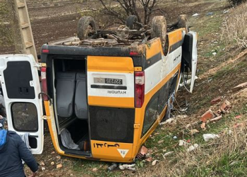 انقلاب حافلة مدرسية ببركان يستنفر السلطات… وإصابات طفيفة في صفوف التلاميذ