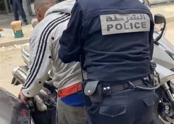 استنفار أمني ببرشيد ينتهي بتوقيف شخص اعتدى على سيارات الشرطة ووكالة بنكية