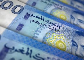 أمانة حارس مسجد بأيت ملول تعيد حقيبة فيها 300 مليون سنتيم لصاحبها