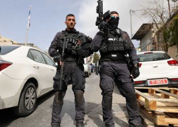 اعتقال جنود و مدني بتهمة التجسس لصالح إيران