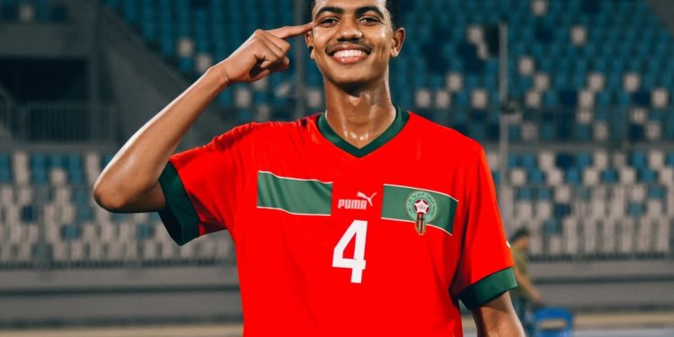 أياكس ينضم لسباق دورتموند وليفربول على آيت بودلال