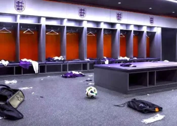 سرقة معدات المنتخب الإنجليزي قبل تدريبه الأول في أمريكا