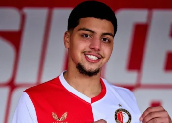 المغرب يواصل تعزيز عمقه الكروي بـ “جوهرة” فينورد الهولندي