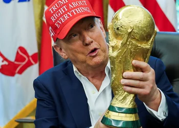 ترامب يكسر صمته بشأن تأشيرات “كأس العالم 2026”