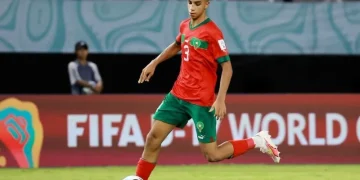 أياكس يضم جوهرة المغرب فؤاد زهواني