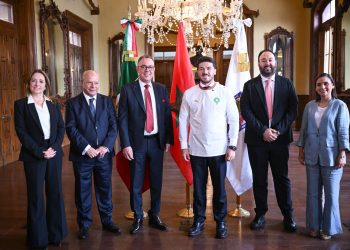 حاكم نويفو ليون يستقبل لقجع ويخصص “الحديقة المائية” لجماهير المغرب قبل مواجهة هولندا