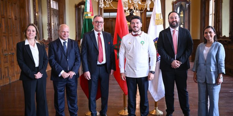 حاكم نويفو ليون يستقبل لقجع ويخصص “الحديقة المائية” لجماهير المغرب قبل مواجهة هولندا
