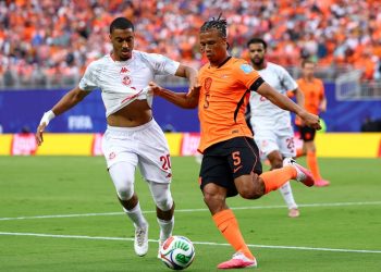 هولندا تكتسح تونس بثلاثية وتتأهل لمواجهة المغرب في دور الـ32