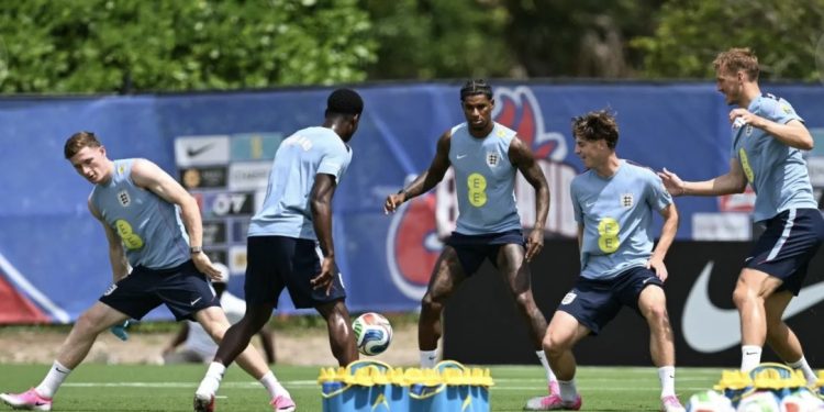إصاب-ة 9 أشخاص في إطلاق نار قرب مقر إقامة منتخب إنجلترا بمونديال 2026