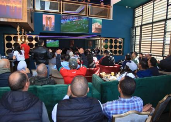 مباريات الفجر تربك استعدادات المقاهي المغربية لمونديال 2026