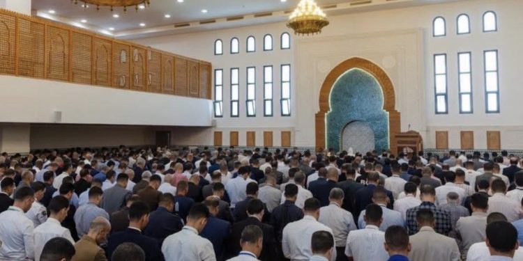 الأمن الوطني بالرباط يحتفي بأول صلاة جمعة بمقره الجديد في أجواء إيمانية