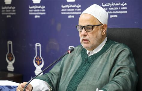 بنكيران عن أنباء استقطاب لقجع: الأفضل أن يبقى في كرة القدم والعدالة والتنمية مستعد لأي مواجهة سياسية
