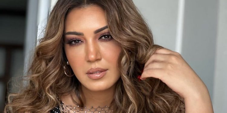 أسماء لمنور تطلق جديدها الغنائي بعنوان ” ايلا كنتي حبيبي “