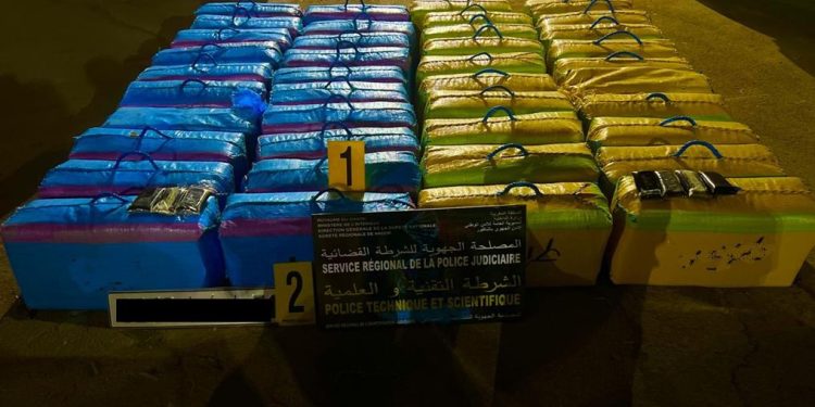 إحباط تهريب طن و870 كيلوغراماً من الشير_ا في عمليتين متفرقتين بسوق الأربعاء الغرب والناظور