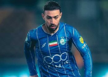 منير الحدادي يقترب من حمل قميص “البوغاز”