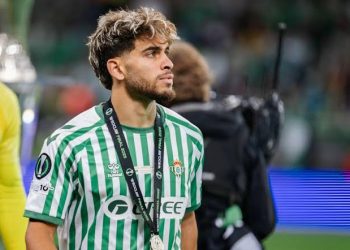 ريال بيتيس يشترط 60 مليون يورو للتخلي عن الزلزولي