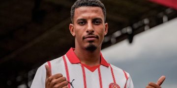 الاتحاد السعودي يبدي اهتمامه بأوناحي.. وعقبات مالية تُهدد إتمام الصفقة