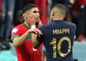 حكيمي يوجه رسالة نارية لمبابي قبل قمة المغرب وفرنسا