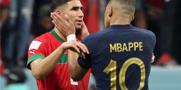 حكيمي يوجه رسالة نارية لمبابي قبل قمة المغرب وفرنسا