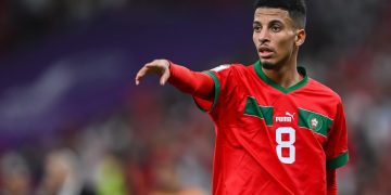 نجم المغرب في المونديال يقترب من الدوري الهولندي