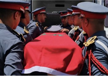 جنازة مهيبة لربان طائرة إخماد الحرائ-ق  الذي استشهد أثناء مكافحة النيران