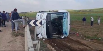 إصاب-ة  25 شخصاً في انقلاب حافلة تقل أفراداً من الجالية المغربية بين طنجة ومكناس