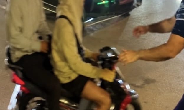 شرطة طنجة توقف مشتبهاً فيه بسرقة هاتف مراسل صحافي بكورنيش المدينة