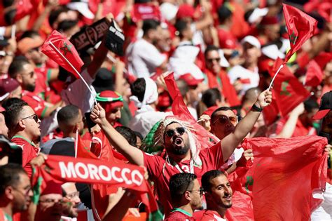 رهان مغربي على التاريخ.. الجماهير والتجار يعلنون دعمهم قبل قمة فرنسا