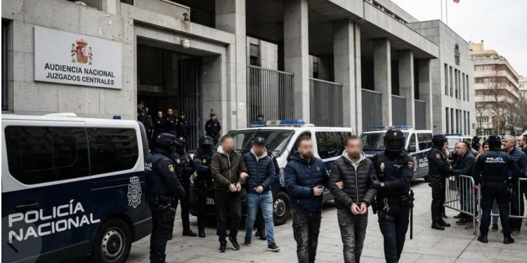 استئناف محاكمة 11 متهماً باستقطاب قاصرين ونشر الفكر المتطرف في مليلية