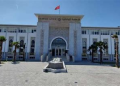 تعويض بـ65 ألف درهم لفائدة سيدة سقطت في حفرة وسط ممر للراجلين بطنجة