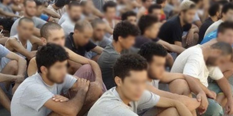 “عودة 12 شابا مغربيا إلى الوطن بعد أشهر من الاحتجاز في ليبيا ضحايا لشبكات الاتجار بالبشر”