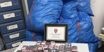 عملية أمنية مشتركة تسفر عن حجز 460 كيلوغرامًا من الشيرا وتوقيف سائق شاحنة بالكركارات