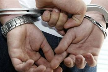 اعتقال شخص بعد إلحاقه أضرارًا بثلاث سيارات مركونة بالشارع العام بمراكش