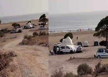 فيديو يشعل الجدل.. مصطافون يتهمون شخصا بفرض 40 درهما مقابل ركن السيارات قرب شاطئ التامري