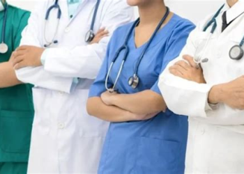 مهنيّو الصحة بالقطاع الخاص يطالبون بإعادة النظر في تعويضات العلاج وتحقيق عدالة صحية